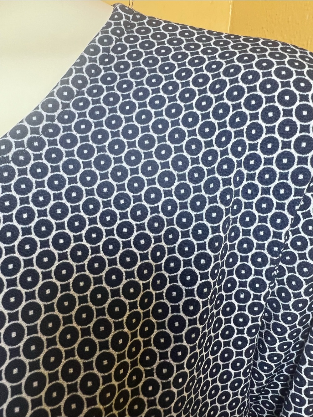 Liz Claiborne Woman 1X Navy White Geometric Tie Neck Keyhole Blouse - Picture 7 of 11